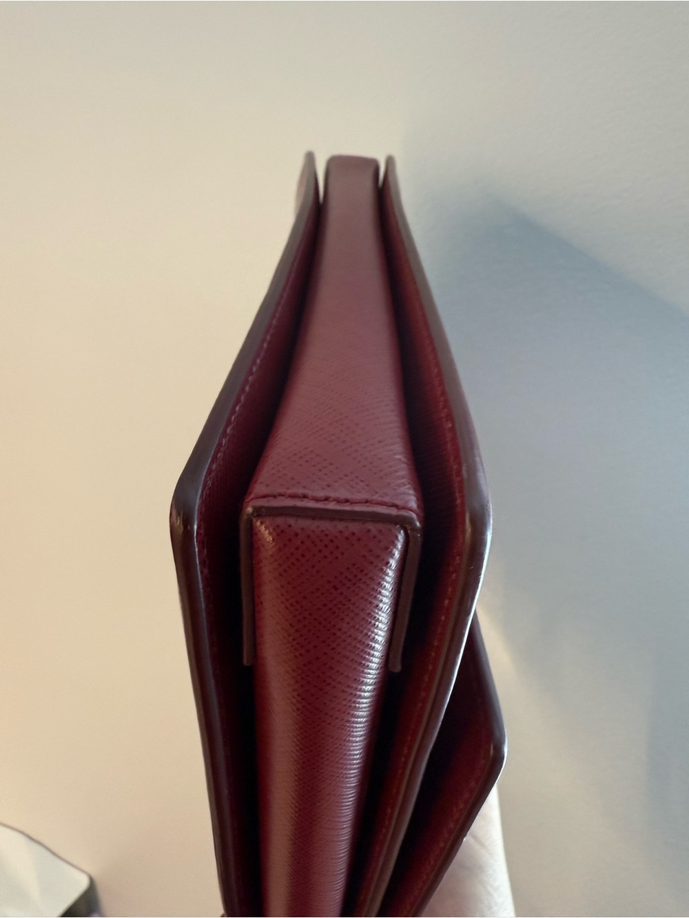 Salvatore Ferragamo Burgundy Leather Vara Bow Crossbody with Gold Chain - Picture 12 of 15